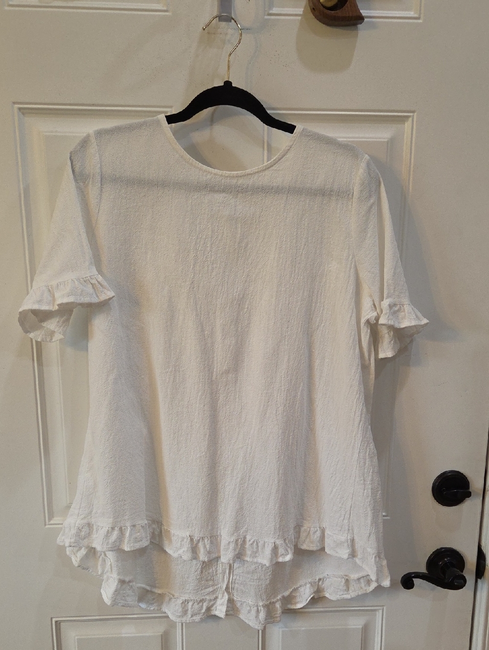 Women’s Whitehi Low Ruffle-Sleeve Top